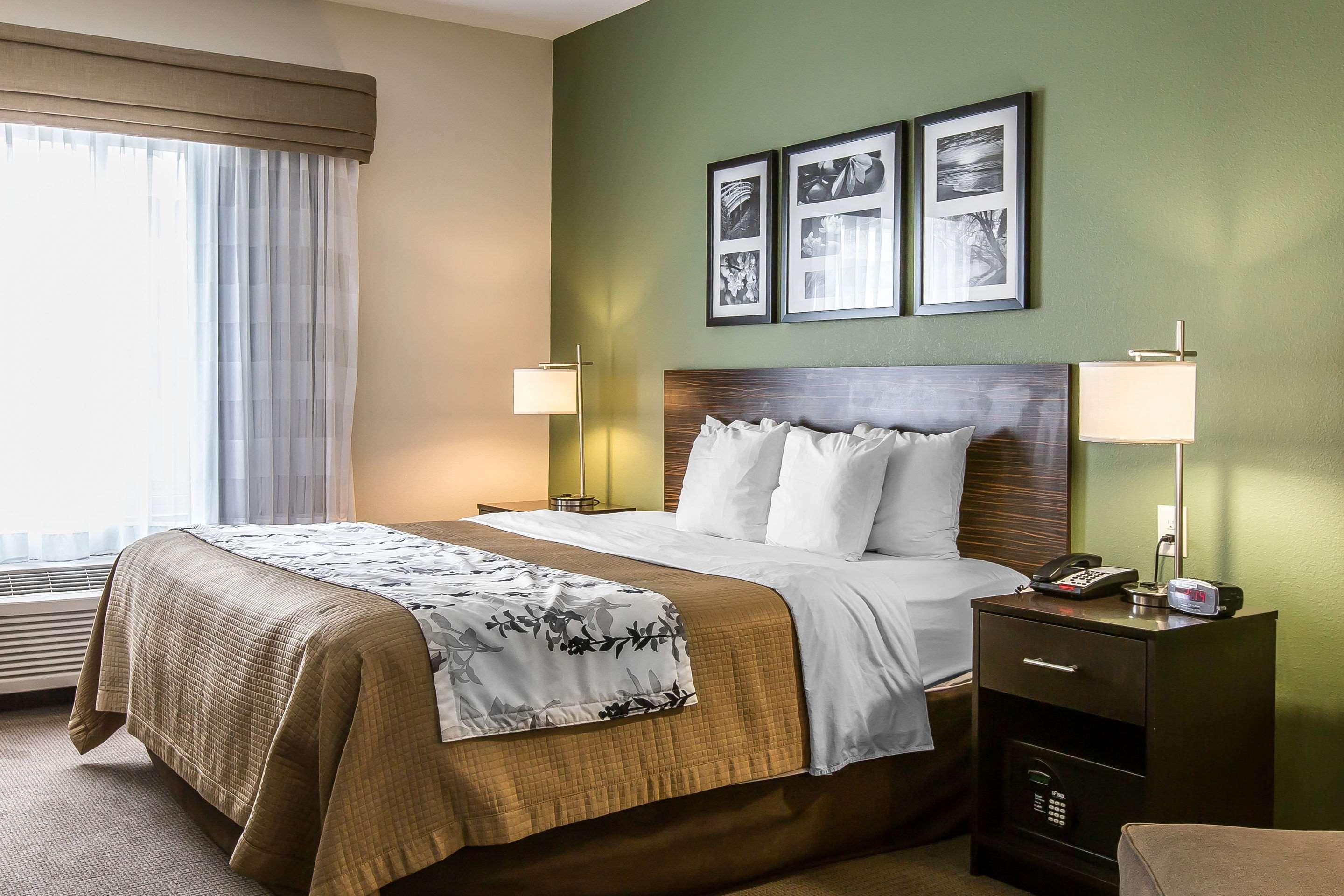 Sleep & North Hotel 3*